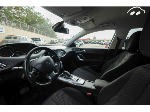 Peugeot 308 1.2 PureTech S&S Style Pack EAT8 130 6