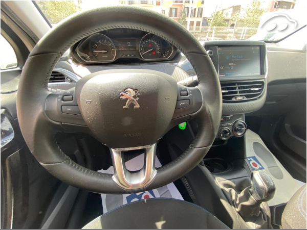 Peugeot 208 1.2 SIGNATURE  11