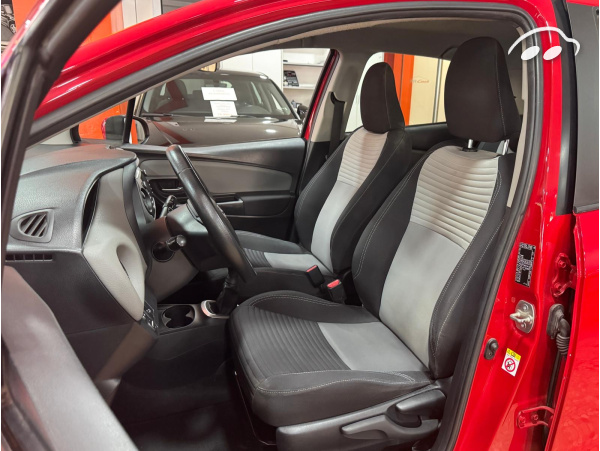 Toyota Yaris 1.0 ADVANCE  8