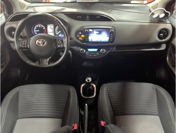 Toyota Yaris 1.0 ADVANCE  10