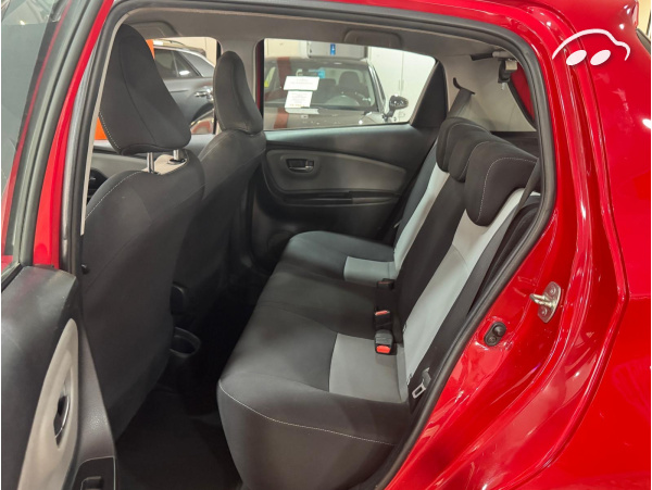 Toyota Yaris 1.0 ADVANCE  9