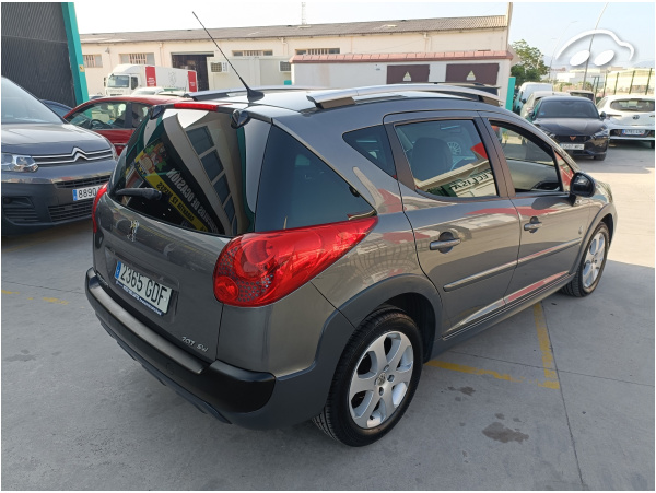 Peugeot 207 SW 1.6 HDI OutDoor 6