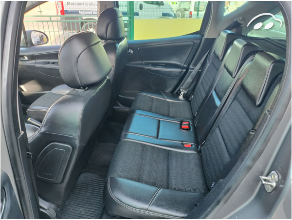 Peugeot 207 SW 1.6 HDI OutDoor 12