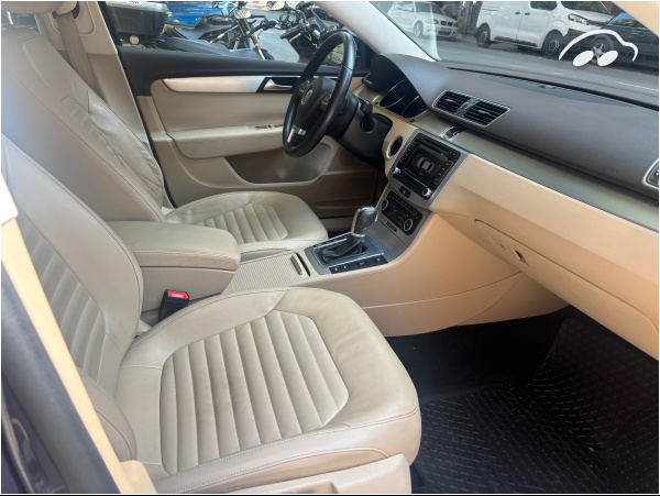 Volkswagen Passat  8