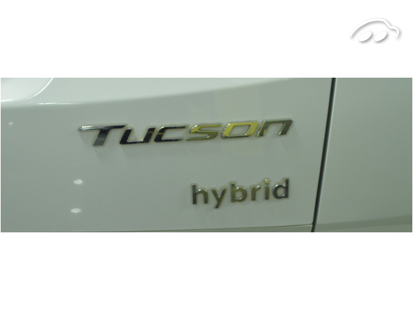 Hyundai Tucson 1.6 T-GDI HYBRID MAXX 12