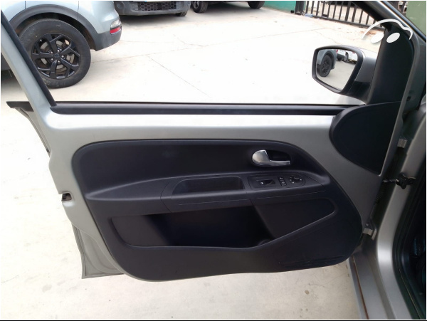 Volkswagen Up 1.0 High Line 9