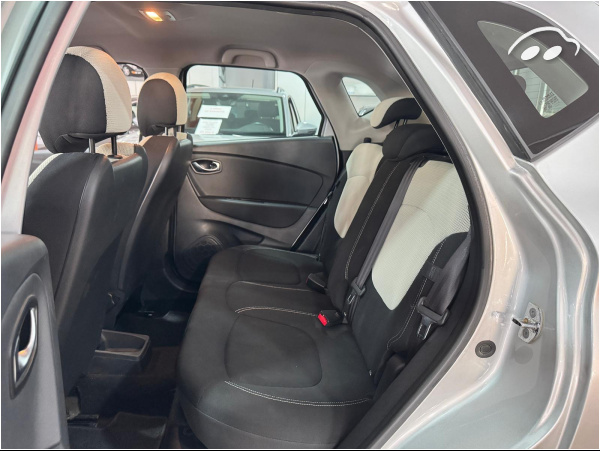 Renault Captur LIMITED TCE  8