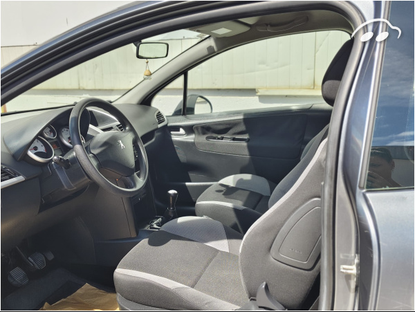 Peugeot 207 1.4 VTi 7
