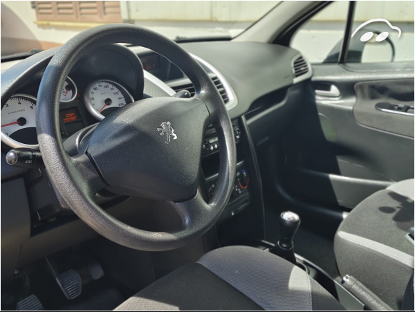 Peugeot 207 1.4 VTi 8