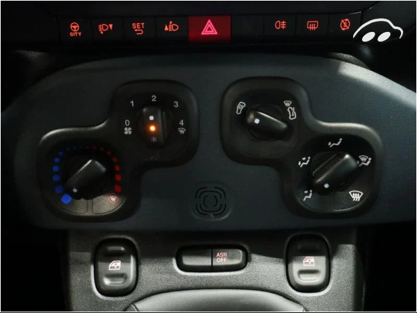 Fiat Panda 1.0 MHEV 70CV 5P 8