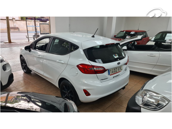Ford Fiesta 4  puertas 8