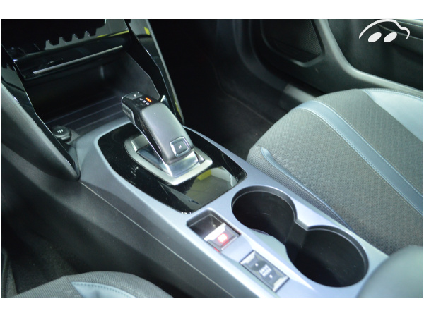 Peugeot 2008 1.2 ALLURE 130 S&S 11