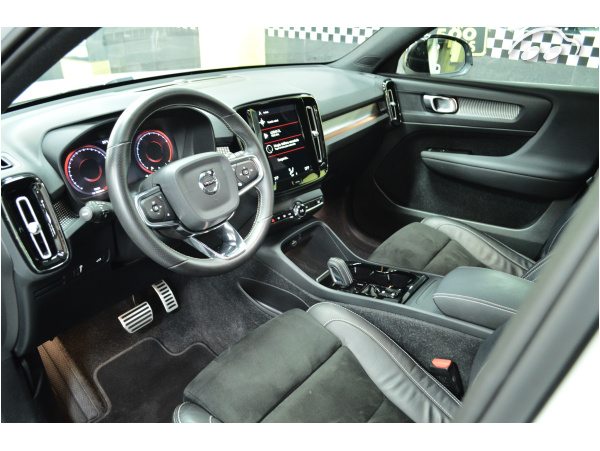 Volvo Xc40 2.0 B4 RDESIGN AWD 6