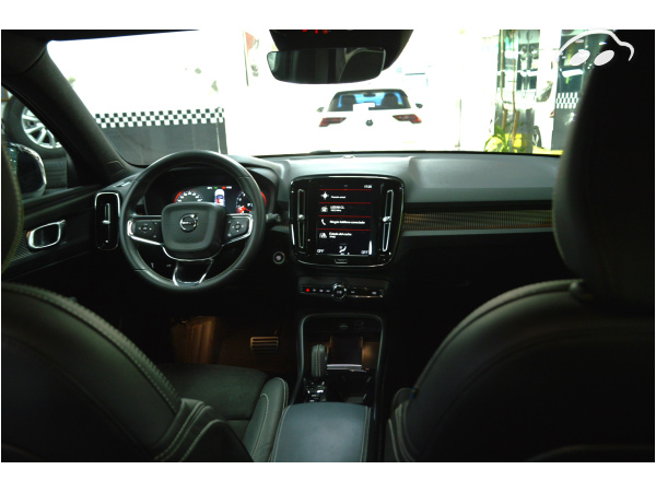 Volvo Xc40 2.0 B4 RDESIGN AWD 11