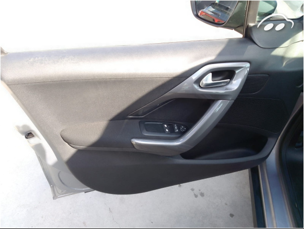 Peugeot 2008 1.6 HDI  10