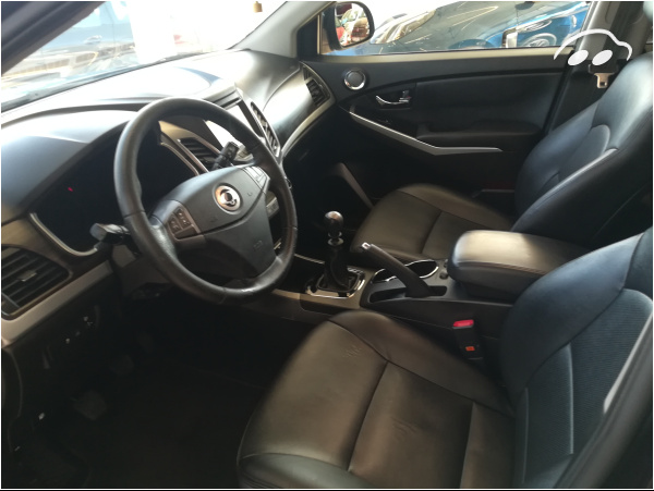Ssang Yong Korando  2.0 9