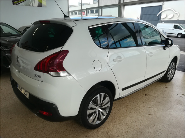 Peugeot 3008 SUV STYLE 3