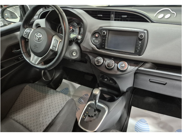 Toyota Yaris  3