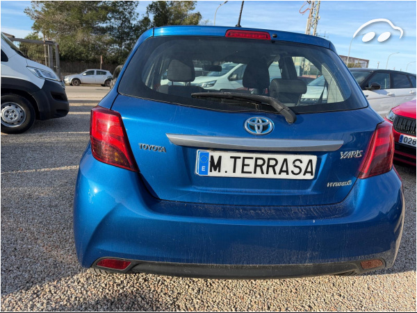 Toyota Yaris  12