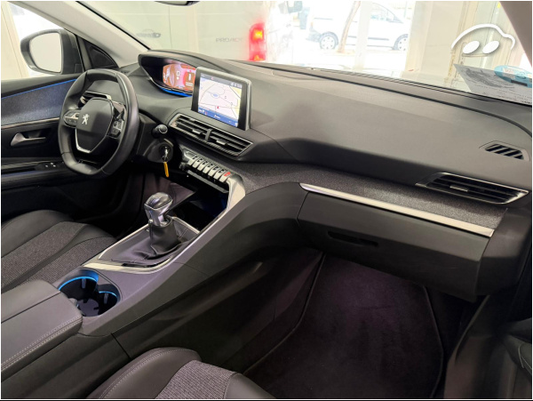 Peugeot 3008 SUV 1.5 BLUEHDI 96KW 130CV SS ALLURE 5