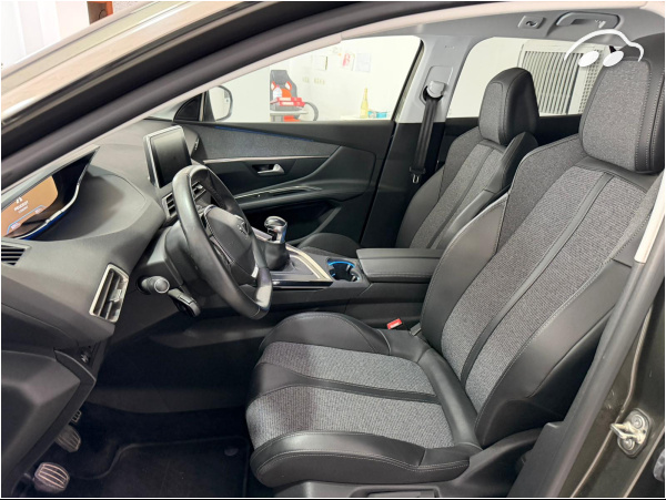 Peugeot 3008 SUV 1.5 BLUEHDI 96KW 130CV SS ALLURE 10