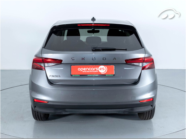 Skoda Fabia DESING 1.0 TSI DSG 115CV 7