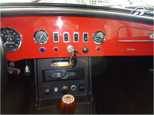 MG MGB GT 1.8 cc Coupé 12