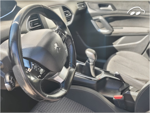 Peugeot 308 1.2 8