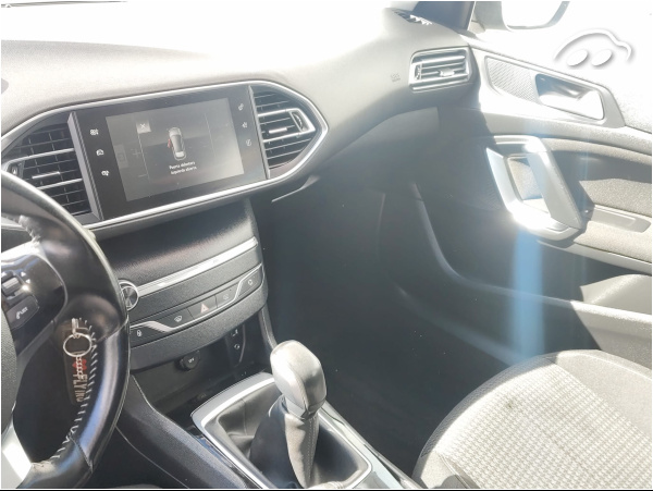 Peugeot 308 1.2 9
