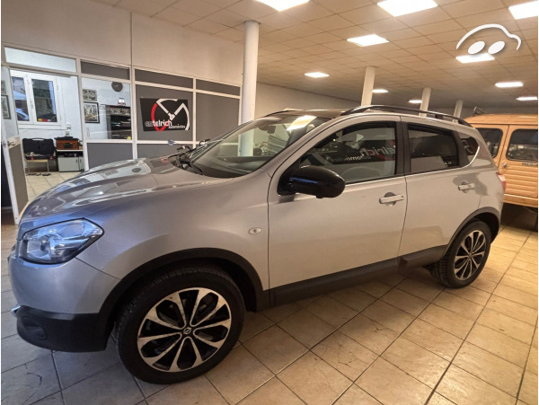 Nissan Qashqai  2