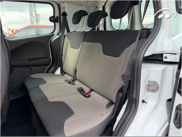 Ford Transit courier FURGON  7