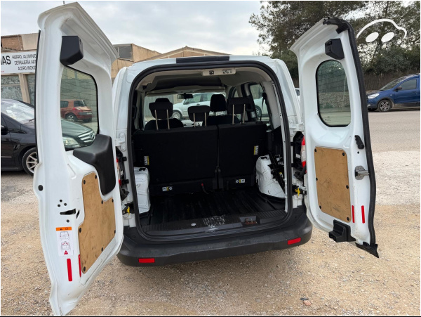 Ford Transit courier FURGON  9