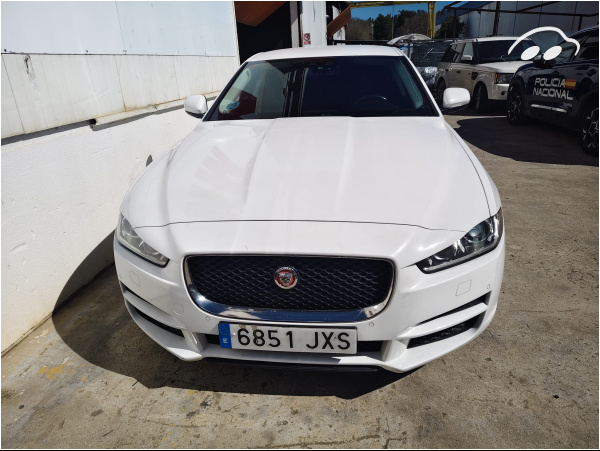Jaguar XE 2.0 2