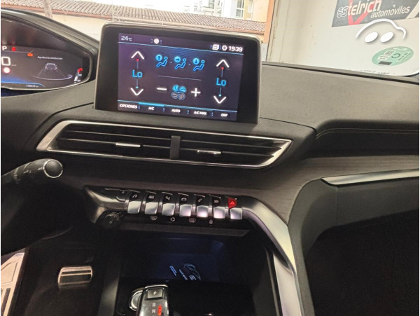 Peugeot 5008  9