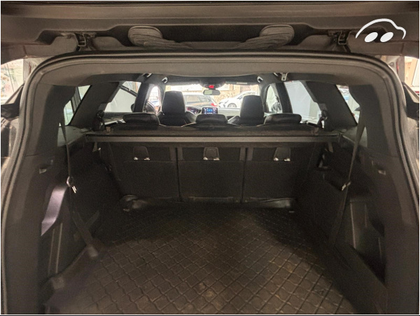 Peugeot 5008  11