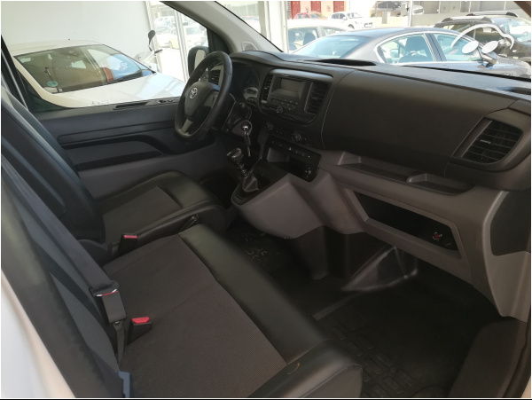 Toyota PROACE business 5