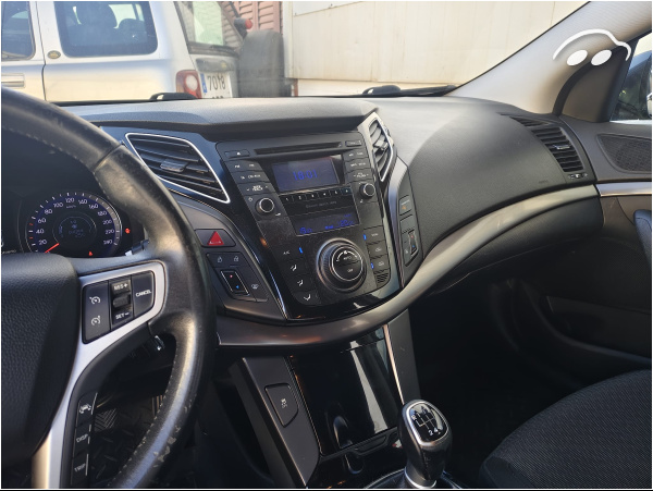 Hyundai i40 1.7 9