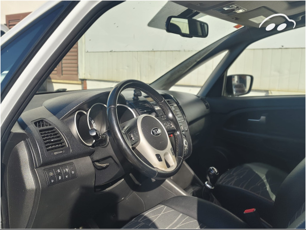 Kia Venga  8