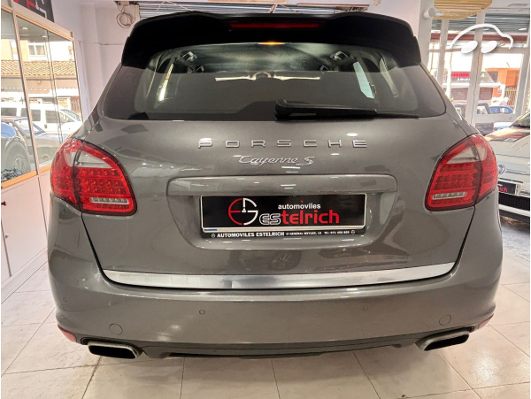 Porsche Cayenne S  10