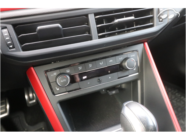Volkswagen Polo GTI DSG 12
