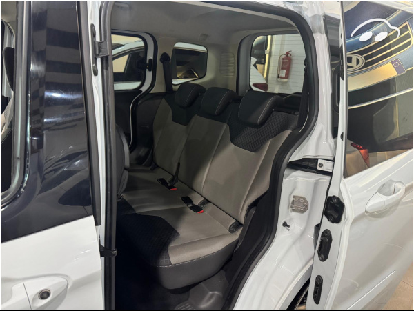 Ford Tourneo courier 1.0 ECOBOOST TITANIUM 5
