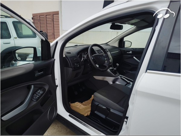 Ford Kuga  8