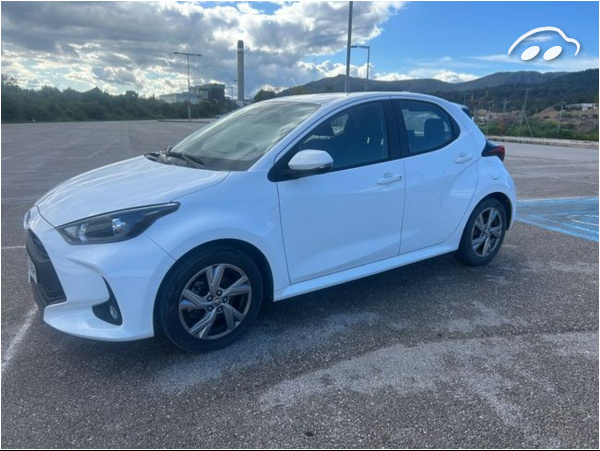 Toyota Yaris ACTIVE TECH HYBRID 1