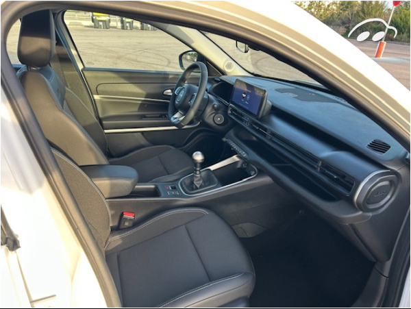 Jeep Avenger ALTITUDE 8