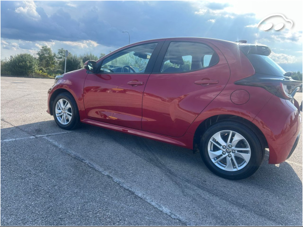 Toyota Yaris S-EDITION 125cv 3