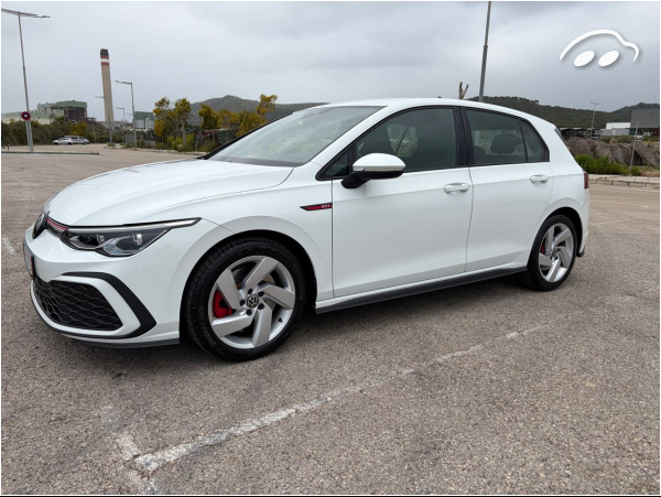 Volkswagen Golf VIII GTI 2.0 TSI 245cv 3